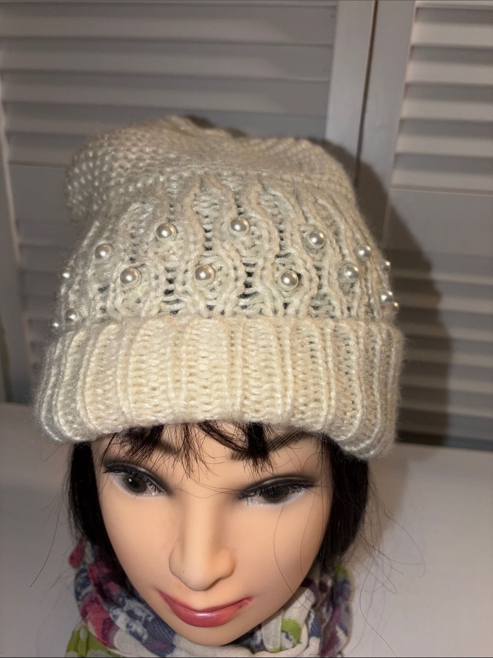 Betsy Johnson Iconic Cream Faux Pearl Embellished Knit Winter Beanie Pom Pom OS